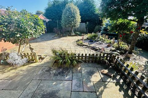 19 Ashen Close, Sedgley, Dudley, DY3 3UZ
