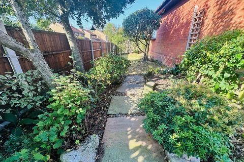 19 Ashen Close, Sedgley, Dudley, DY3 3UZ