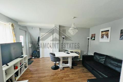 Ground Floor Flat, 12 Blithbury Road, Dagenham, RM9 4PX