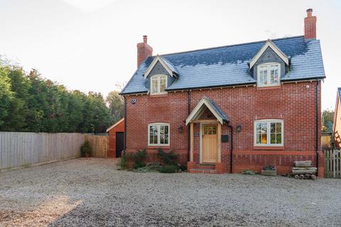 4 bedroom detached house for sale, Lindridge Lane, Desford, LE9