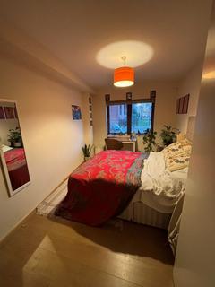 1 bedroom in a house share to rent, 69 Graham Street, Islington