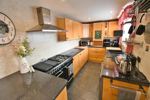 3 bedroom townhouse for sale, St. Michaels Close, Weston Under Wetherley, Leamington Spa