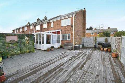 3 bedroom end of terrace house for sale, St. Michaels Close, Weston Under Wetherley, Leamington Spa