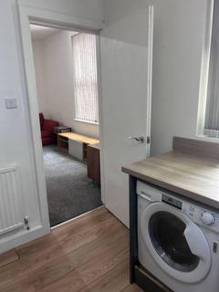 1 bedroom in a house share to rent, Egerton Road