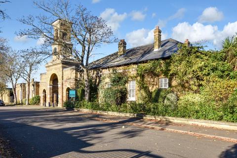 4 bedroom detached house for sale, Chapel Road, Shoeburyness, Essex, SS3