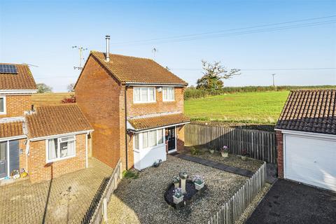 3 bedroom detached house for sale, Richards Close, Wellington