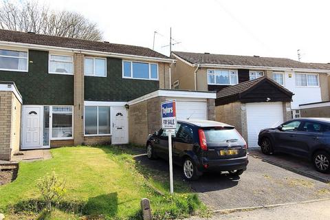 3 bedroom semi-detached house for sale, Thornleigh, Lower Gornal DY3