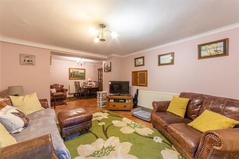 3 bedroom detached house for sale, High Street, Pontypool NP4