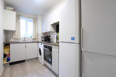 1 bedroom apartment for sale, Richens Close, Hounslow TW3