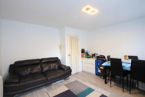 1 bedroom apartment for sale, Richens Close, Hounslow TW3