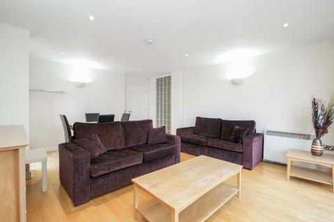 2 bedroom flat to rent, Cold Harbour, London E14