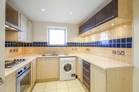 2 bedroom flat to rent, Cold Harbour, London E14