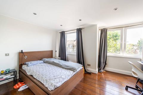 2 bedroom flat to rent, St Quintin Gardens, North Kensington, London, W10