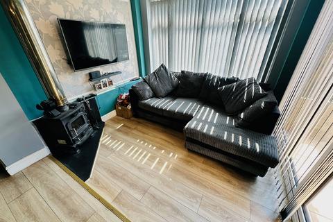 25a Club Row, Dudley, DY3 2BP