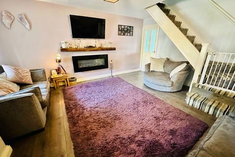 25a Club Row, Dudley, DY3 2BP