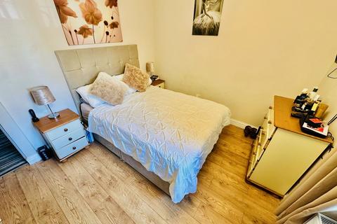 25a Club Row, Dudley, DY3 2BP