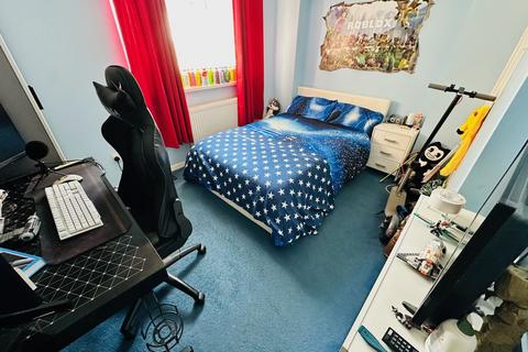 25a Club Row, Dudley, DY3 2BP
