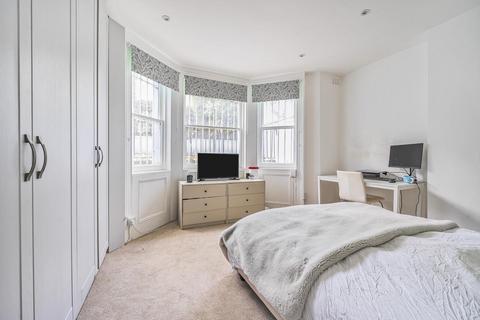 4 bedroom flat for sale, Cambridge Gardens, North Kensington, London, W10
