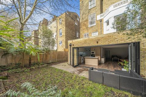 4 bedroom flat for sale, Cambridge Gardens, North Kensington, London, W10