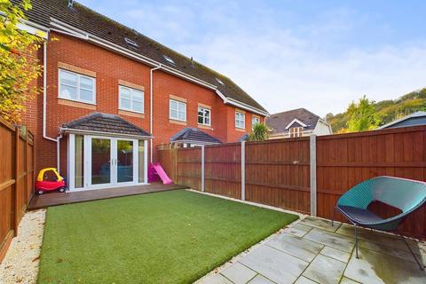 4 bedroom house for sale, Maes Ebberston Place, Colwyn Bay LL28