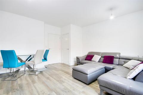 3 bedroom end of terrace house for sale, Archer Way, Enfield