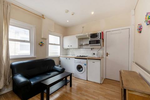 1 bedroom flat to rent, Cathles Road, Clapham South, London, SW12