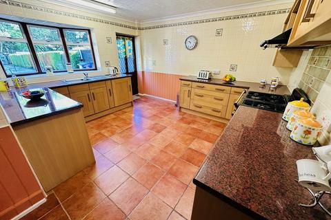 41 Cranbourne Avenue, Wolverhampton, WV4 6RJ