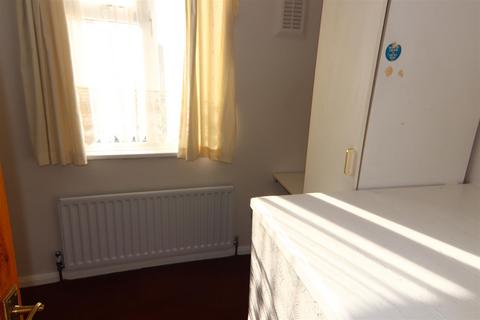 97 Ravensbury Road, Orpington, BR5 2NW