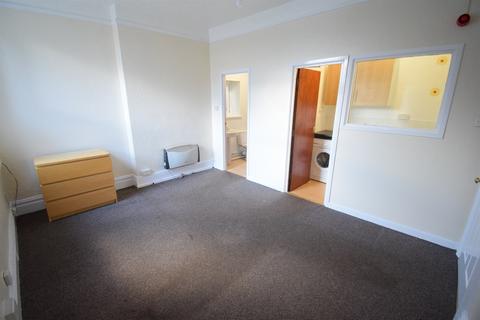 Studio to rent, Cathedral Road, , Cardiff