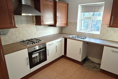 2 bedroom maisonette to rent, Manchester Road, Swinton M27