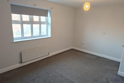 2 bedroom maisonette to rent, Manchester Road, Swinton M27