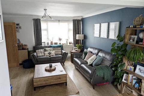 7 Greenacres, Dudley, DY3 3PX