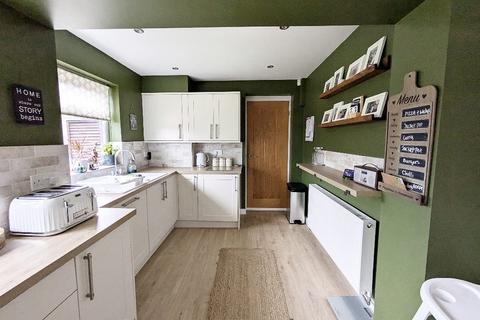 7 Greenacres, Dudley, DY3 3PX