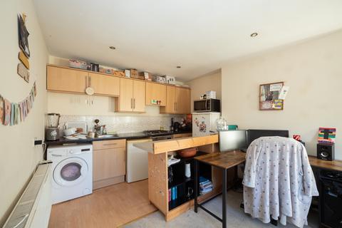 3 bedroom flat for sale, Batley Road, Heckmondwike WF16