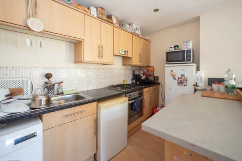 3 bedroom flat for sale, Batley Road, Heckmondwike WF16