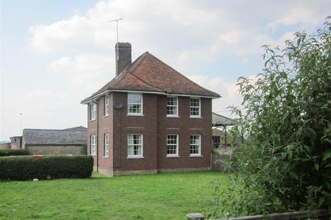 3 bedroom detached house to rent, Lower Icknield Way, Great Kimble HP17