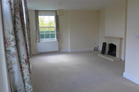 3 bedroom detached house to rent, Lower Icknield Way, Great Kimble HP17