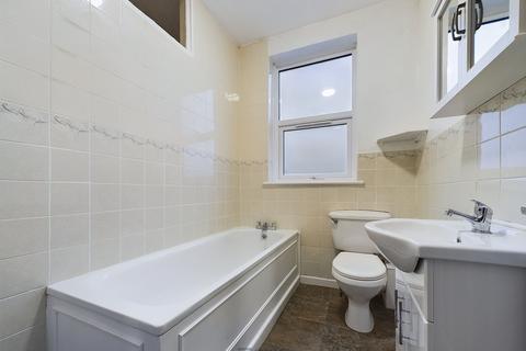 2 bedroom terraced house to rent, Lawson Road, Southsea, PO5