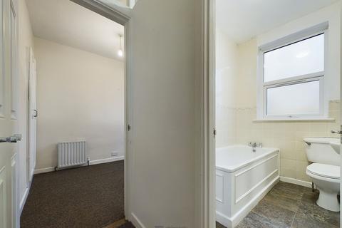 2 bedroom terraced house to rent, Lawson Road, Southsea, PO5