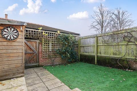 13 Kinsale Close, London, NW7 1FN