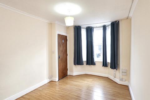 3 bedroom end of terrace house for sale, 34 Leslie Road, Gillingham