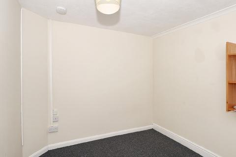 3 bedroom end of terrace house for sale, 34 Leslie Road, Gillingham