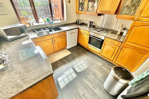 15 Caernarvon Way, Dudley, DY1 2TR