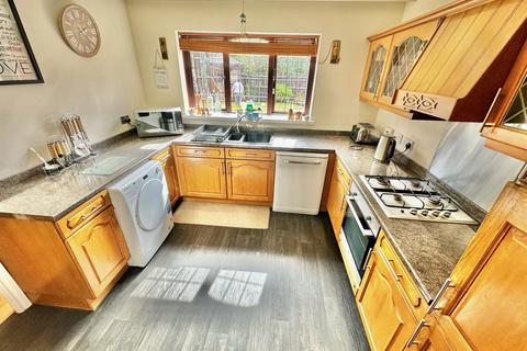 15 Caernarvon Way, Dudley, DY1 2TR