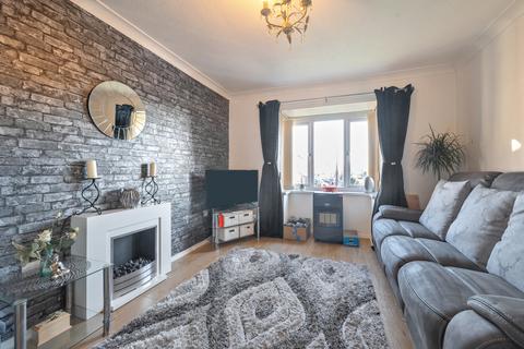 2 bedroom flat for sale, Crossfield Road, Hessle, HU13