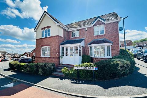 4 bedroom detached house for sale, Huskison Close, Oldbury B69