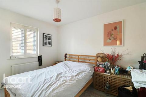 2 bedroom terraced house to rent, Bedford