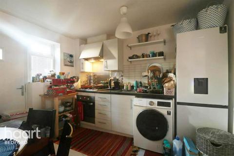 2 bedroom terraced house to rent, Baker Drive, Bedford