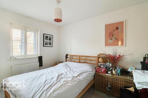 2 bedroom terraced house to rent, Baker Drive, Bedford