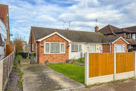 2 bedroom semi-detached bungalow for sale, Grasmere Avenue, Hockley SS5